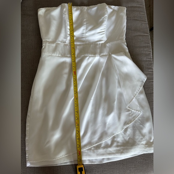 Guess by Marciano white strapless dress size 06 - Picture 5 of 6